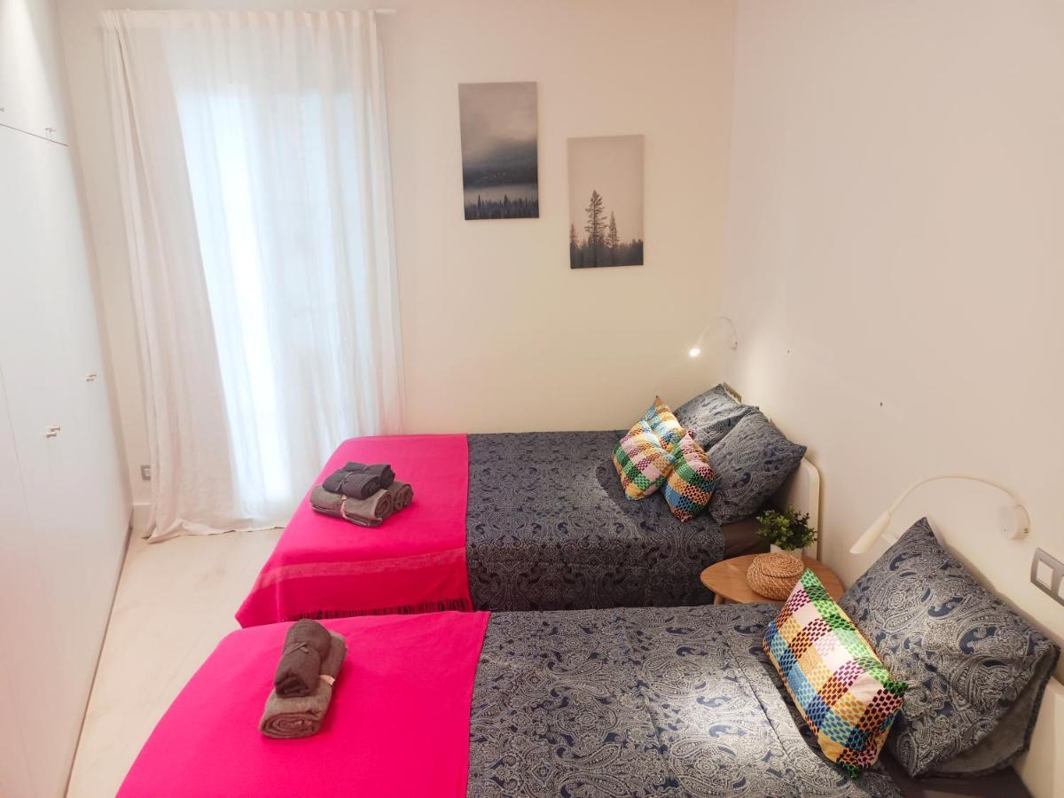 By Plaza Universidad Rooms Βαρκελώνη Εξωτερικό φωτογραφία